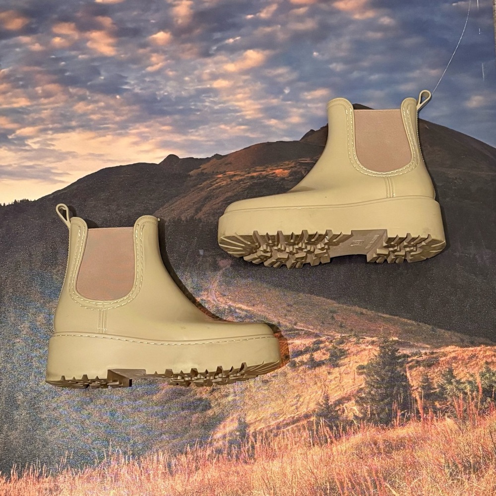 🤎STEVE MADDEN Sahara Rain Boots🤎 - Picture 2 of 7